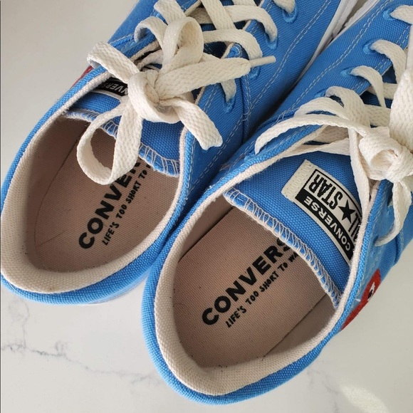 💗 CONVERSE 💗 Hand Painted.  HELLO KITTY AND HEARTS 🥰 Size 8.5. - Picture 6 of 8